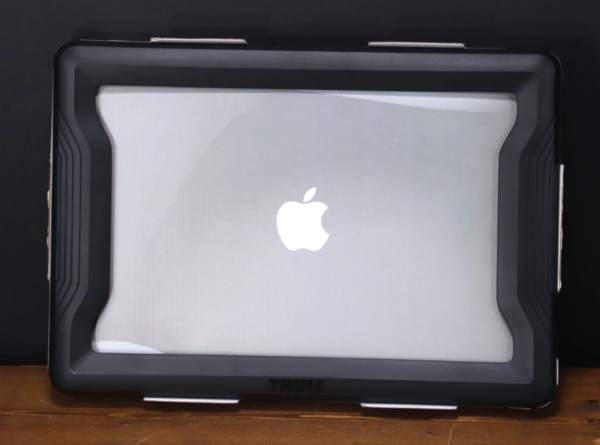 6316 VECTROS 15 MACBOOK PRO - Image 4
